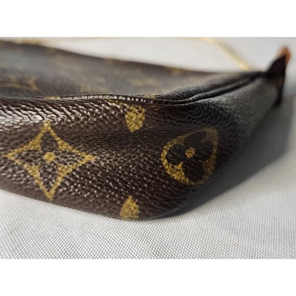 Louis Vuitton Pochette Accessoires Monogram Canvas Shoulder Bag Vintage LV - Picture 10 of 15
